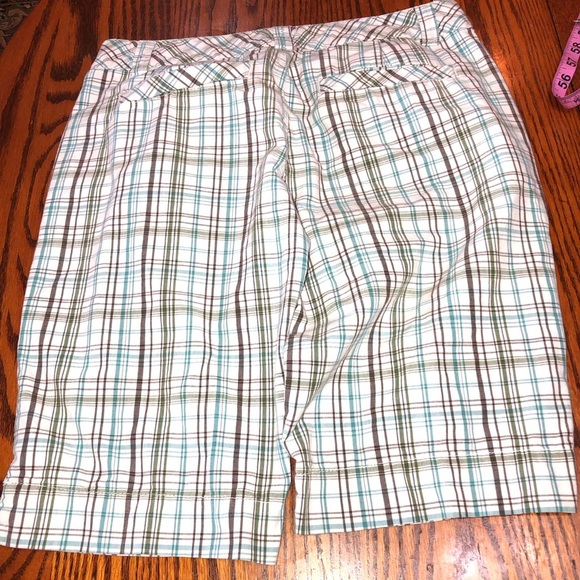 AEROPOSTALE SIZE 3/4 MULTICOLORED PLAID BERMUDA SHORTS SIDE SPLIT HEMS POCKETS - Picture 5 of 5